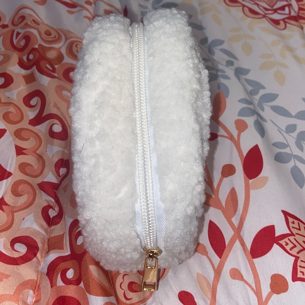 TEDDY HEART POUCH NWOT Makeup Cosmetics Bag - Picture 3 of 6